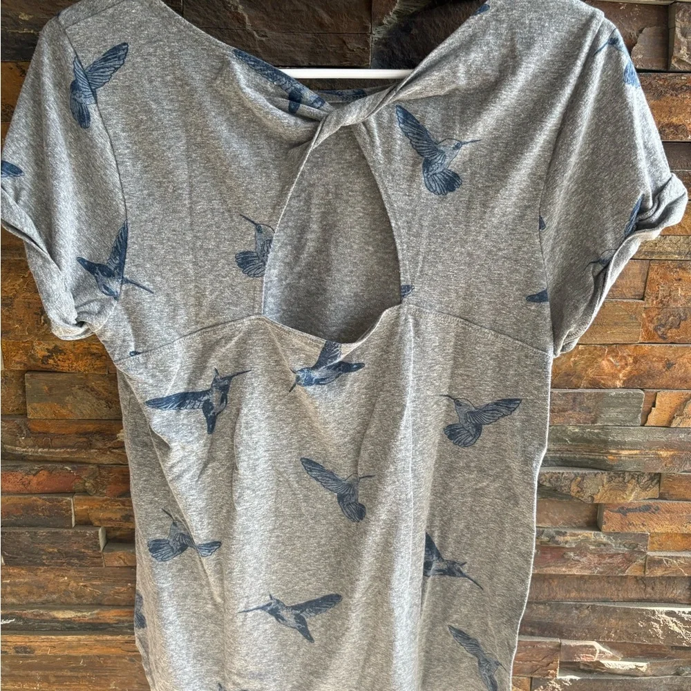 T.La Gray and Blue Hummingbird Print Tee - Picture 5 of 5